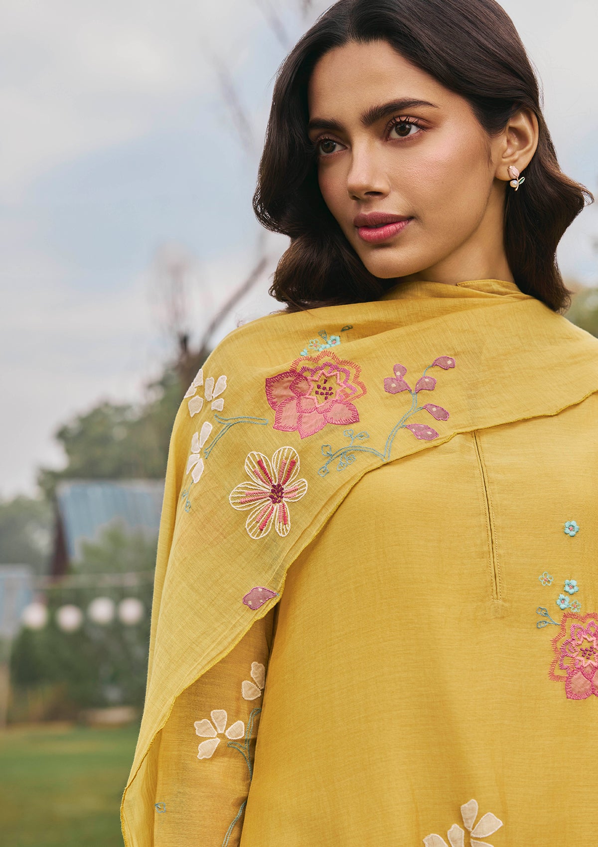 Daffodil Floral Applique Kurta Set