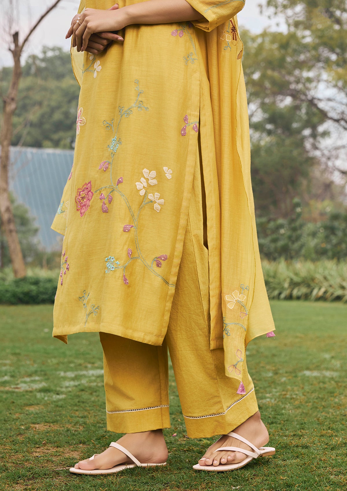Daffodil Floral Applique Kurta Set