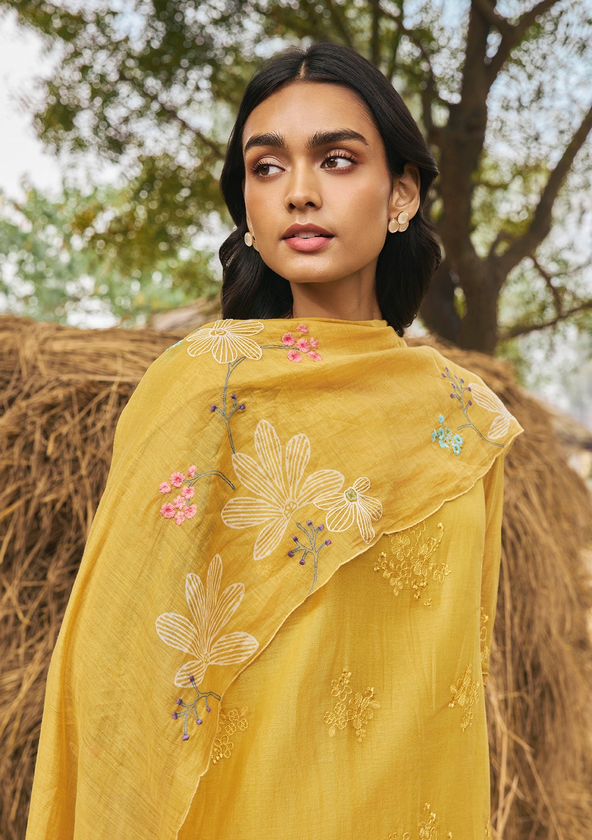 Daffodil Embroidered Kurta Set