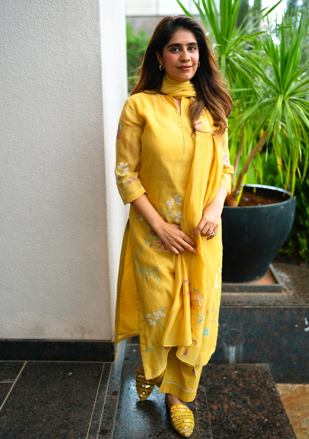 Daffodil Floral Applique Kurta Set
