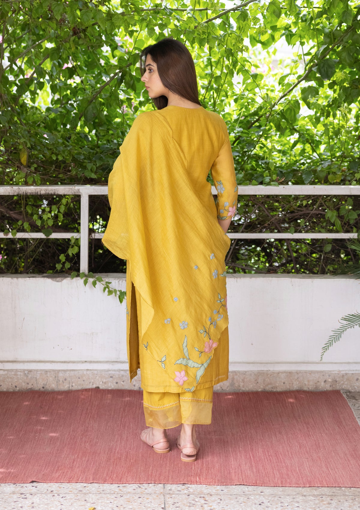 HONEYCOMB APPLIQUE KURTA SET