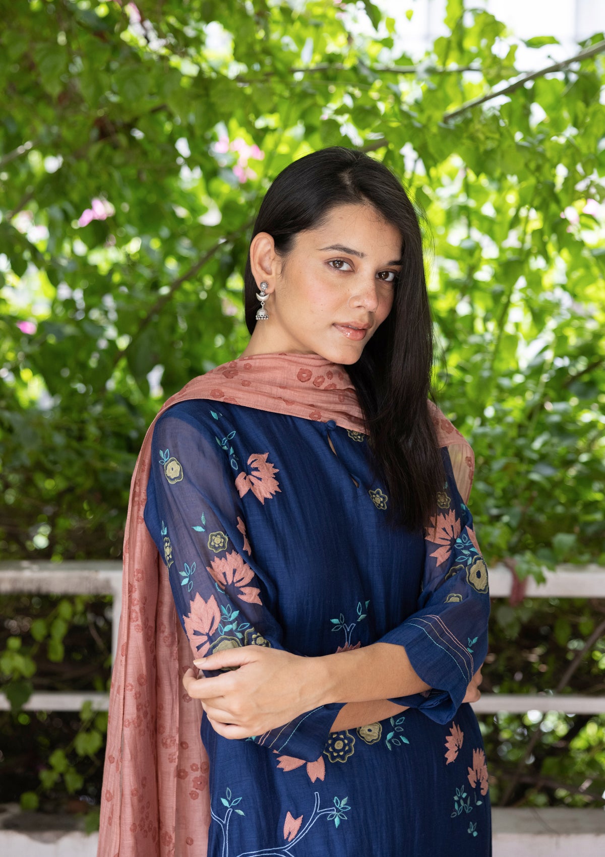 INK FLORAL APPLIQUE KURTA SET