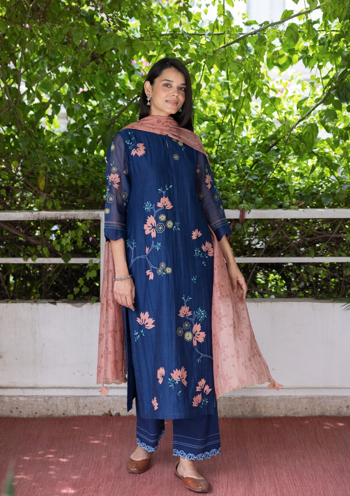 INK FLORAL APPLIQUE KURTA SET