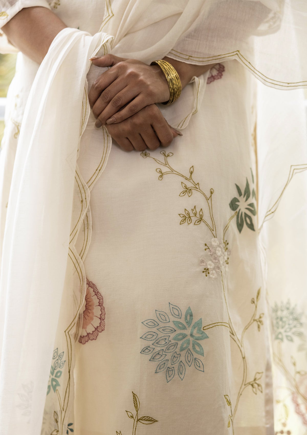 Pearl Embroidered Floral Kurta Set