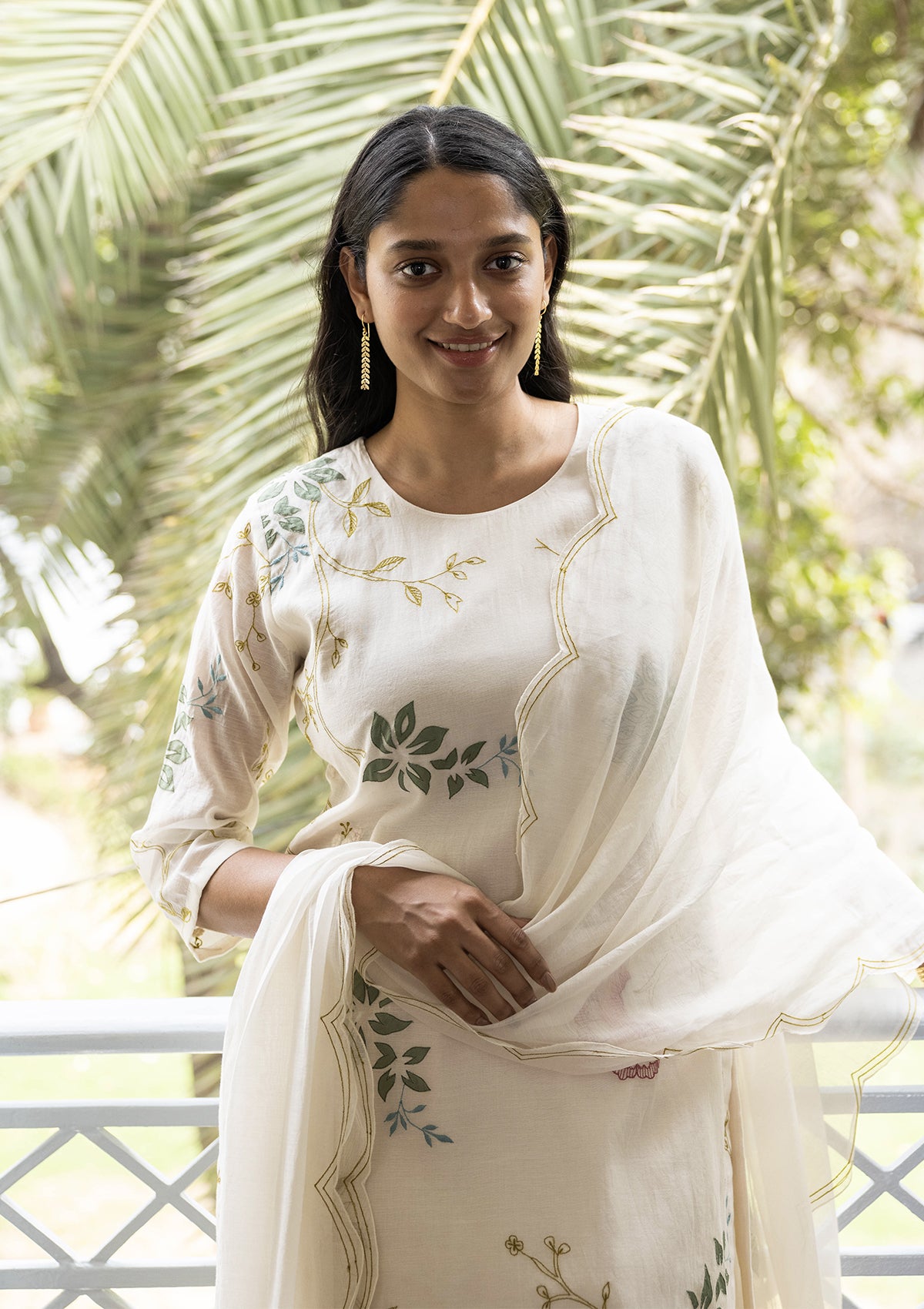 Pearl Embroidered Floral Kurta Set