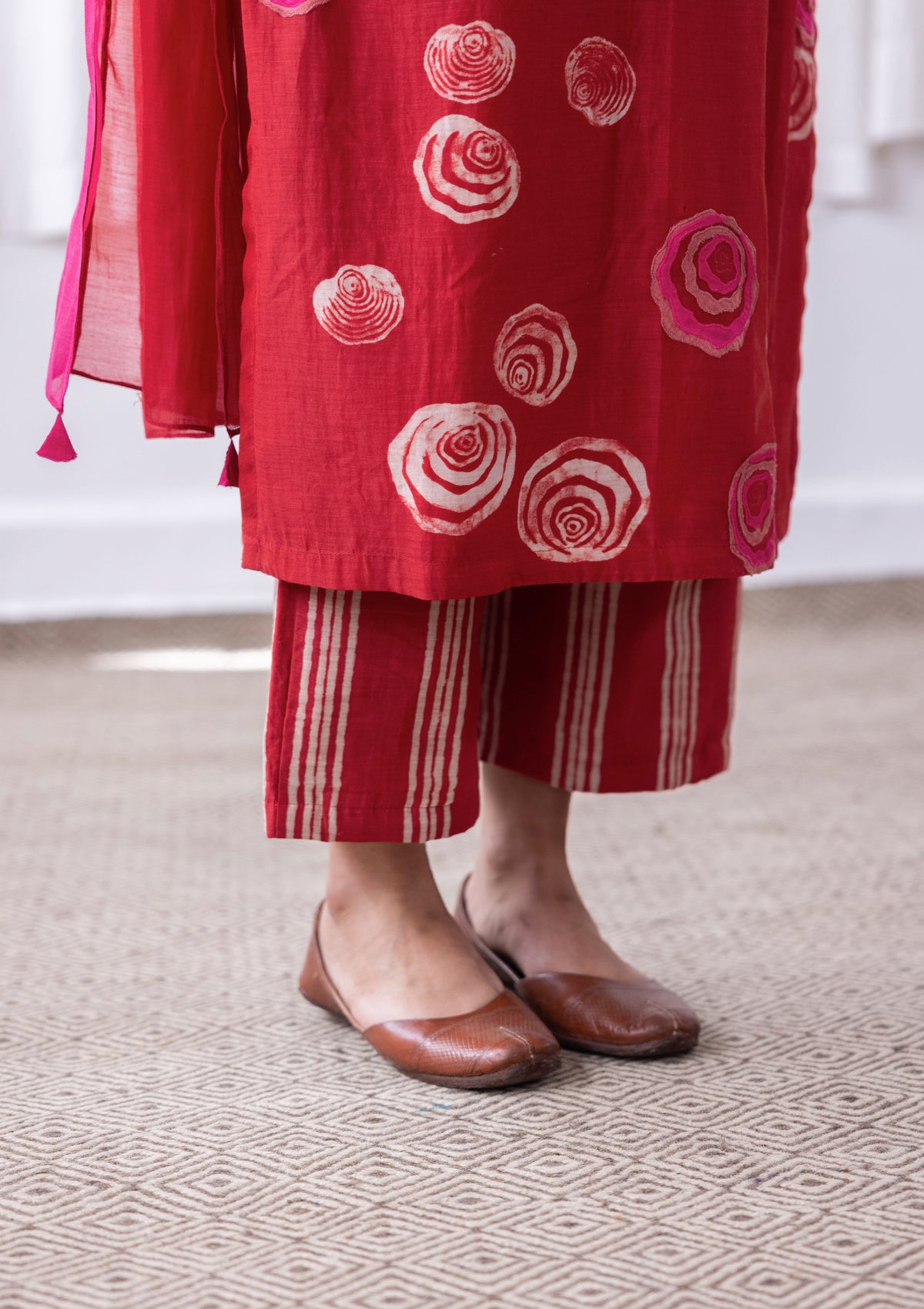 CAMELLIA  FLORAL APPLIQUE KURTA SET