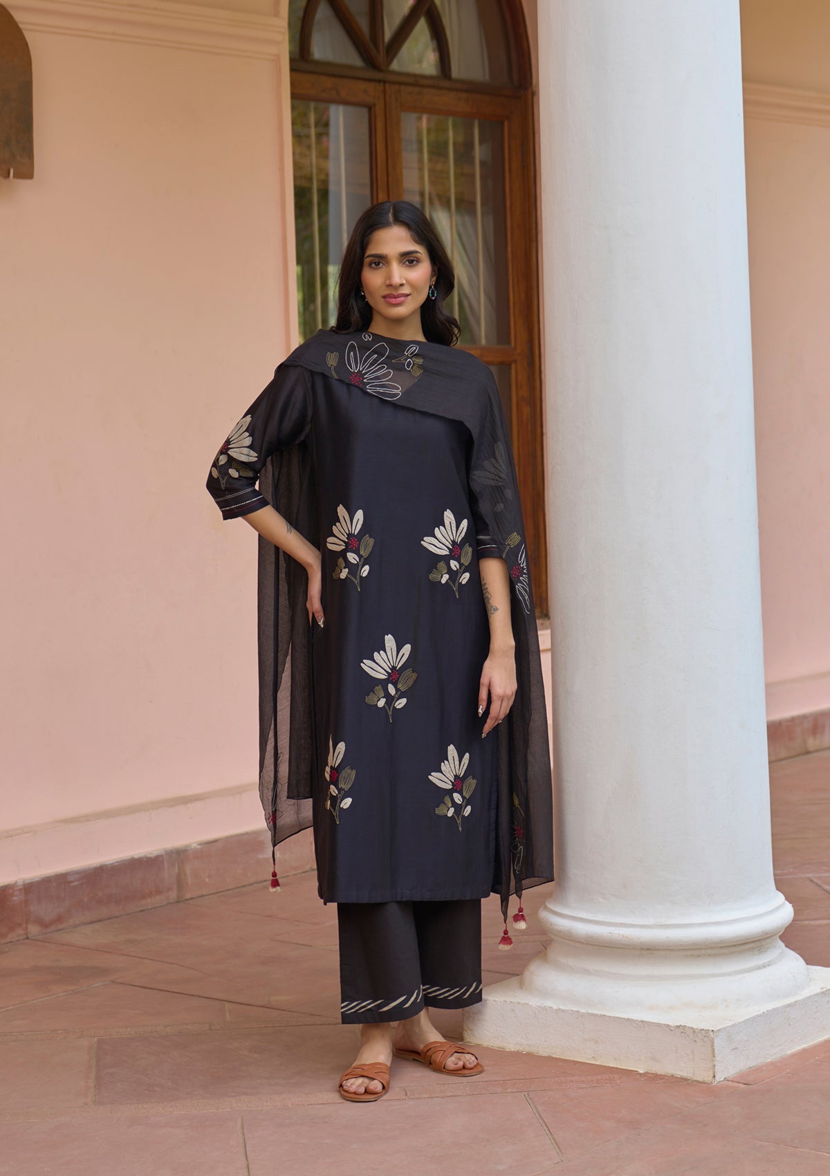 Noir Applique Kurta Set