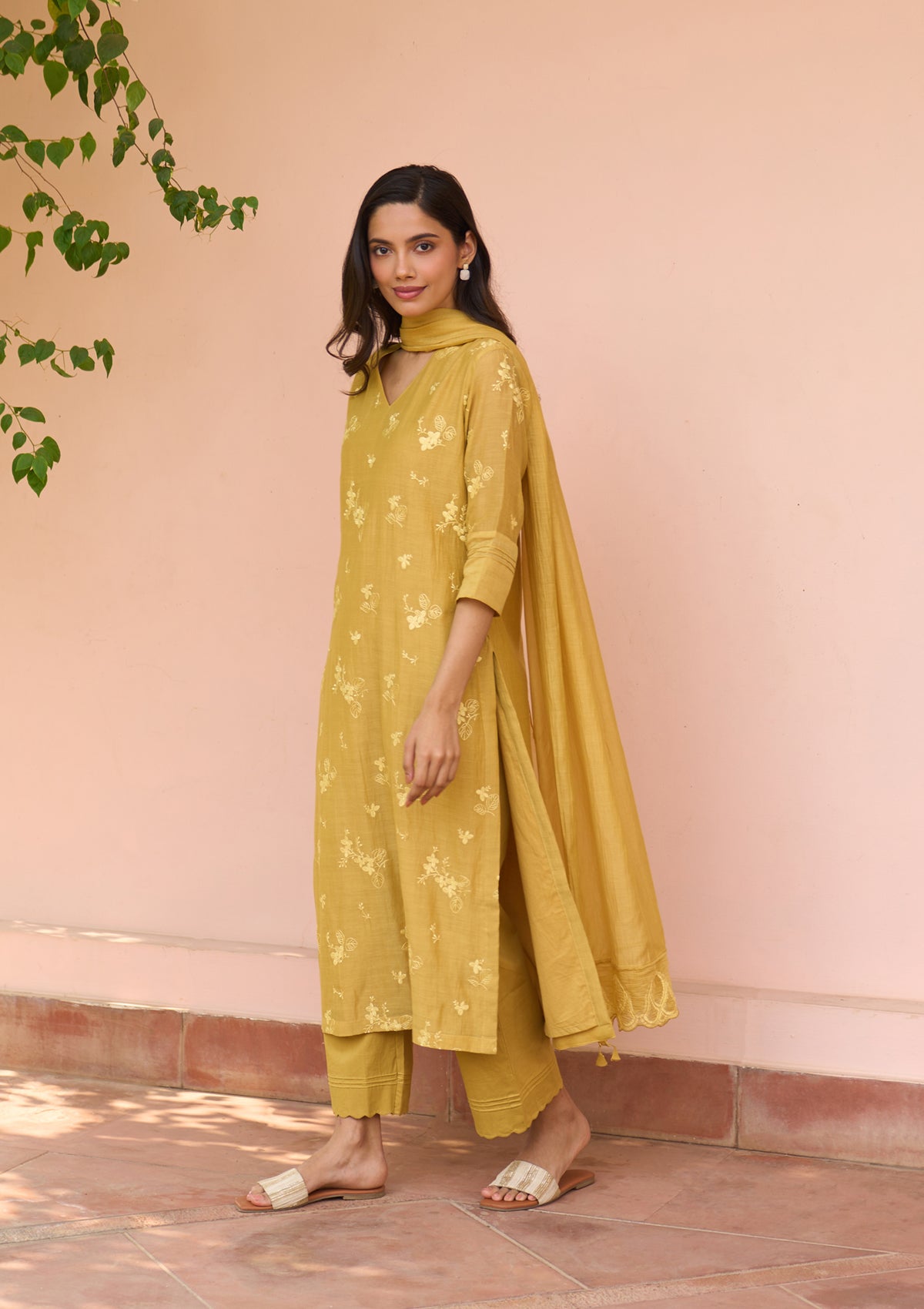 Rue Thread Embroidered Kurta Set