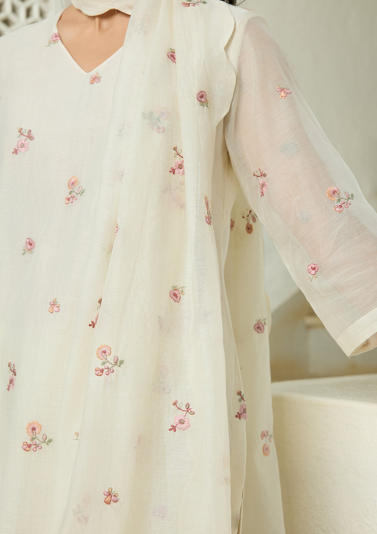 Ivory Floral Embroidered Kurta Set