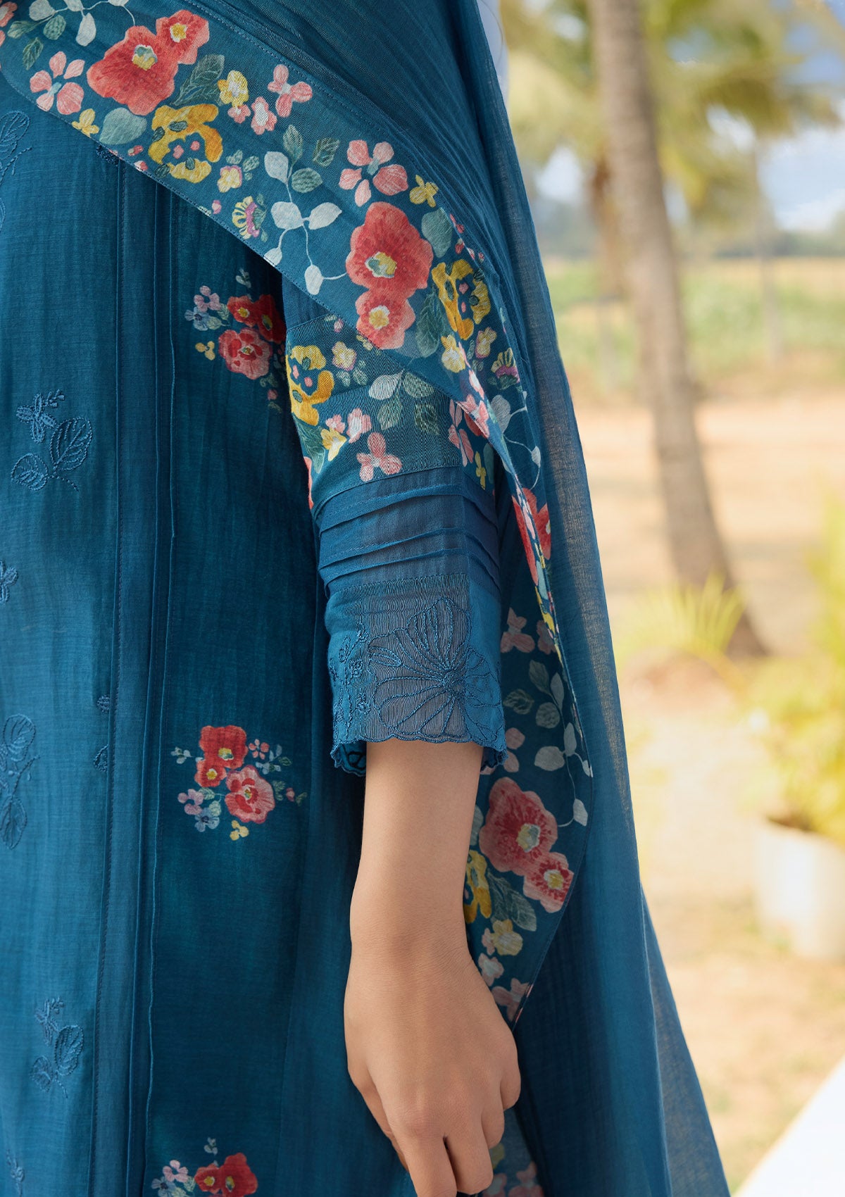 Sapphire Thread Embroidered Kurta Set