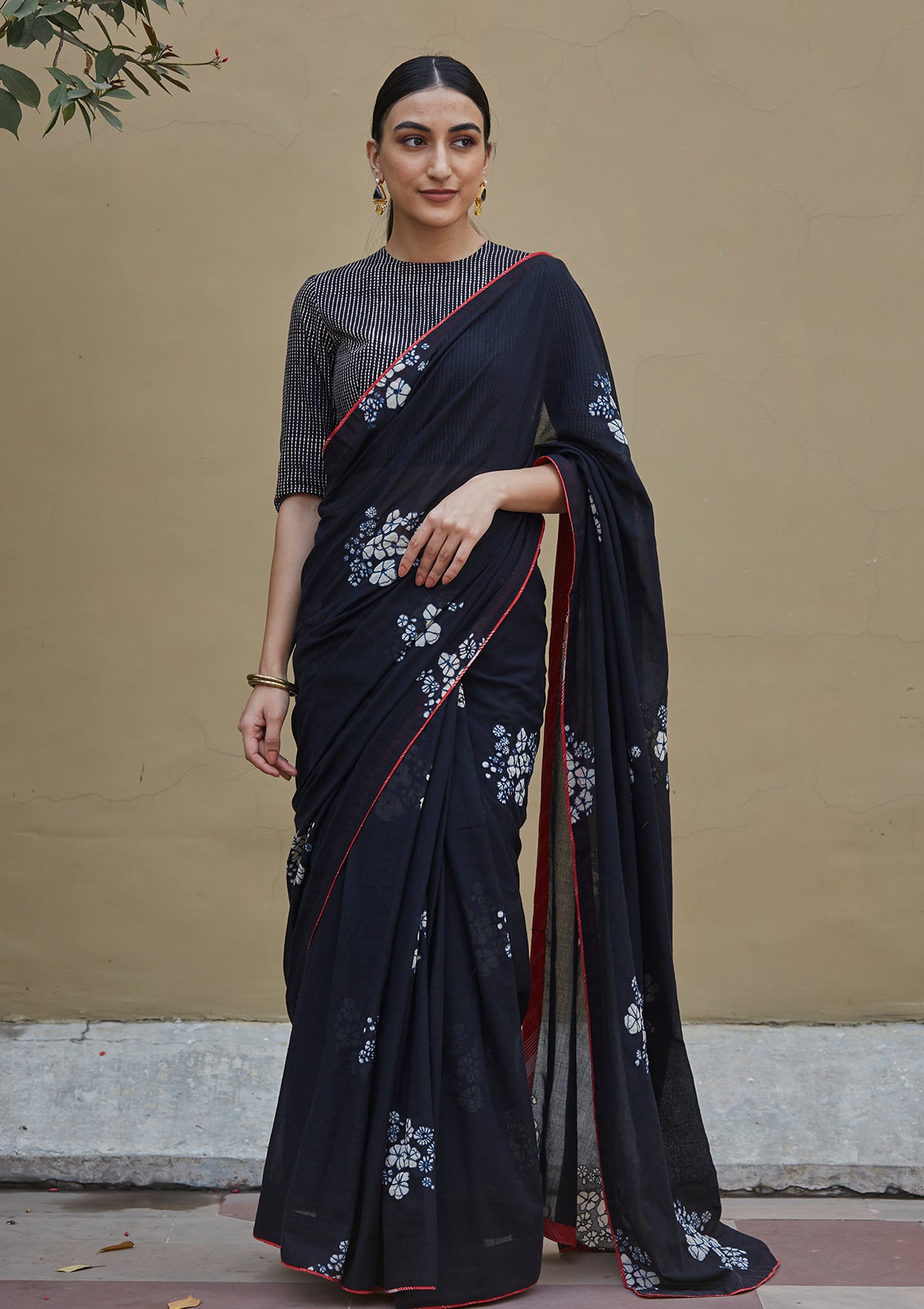 Onyx Floral Print Saree