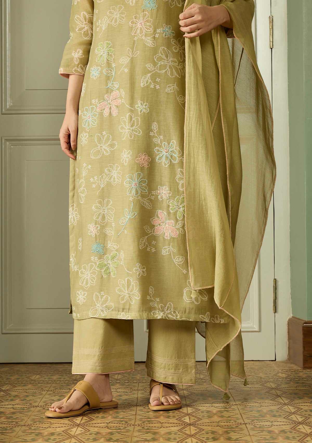 Meadow Thread Embroidered Kurta Set