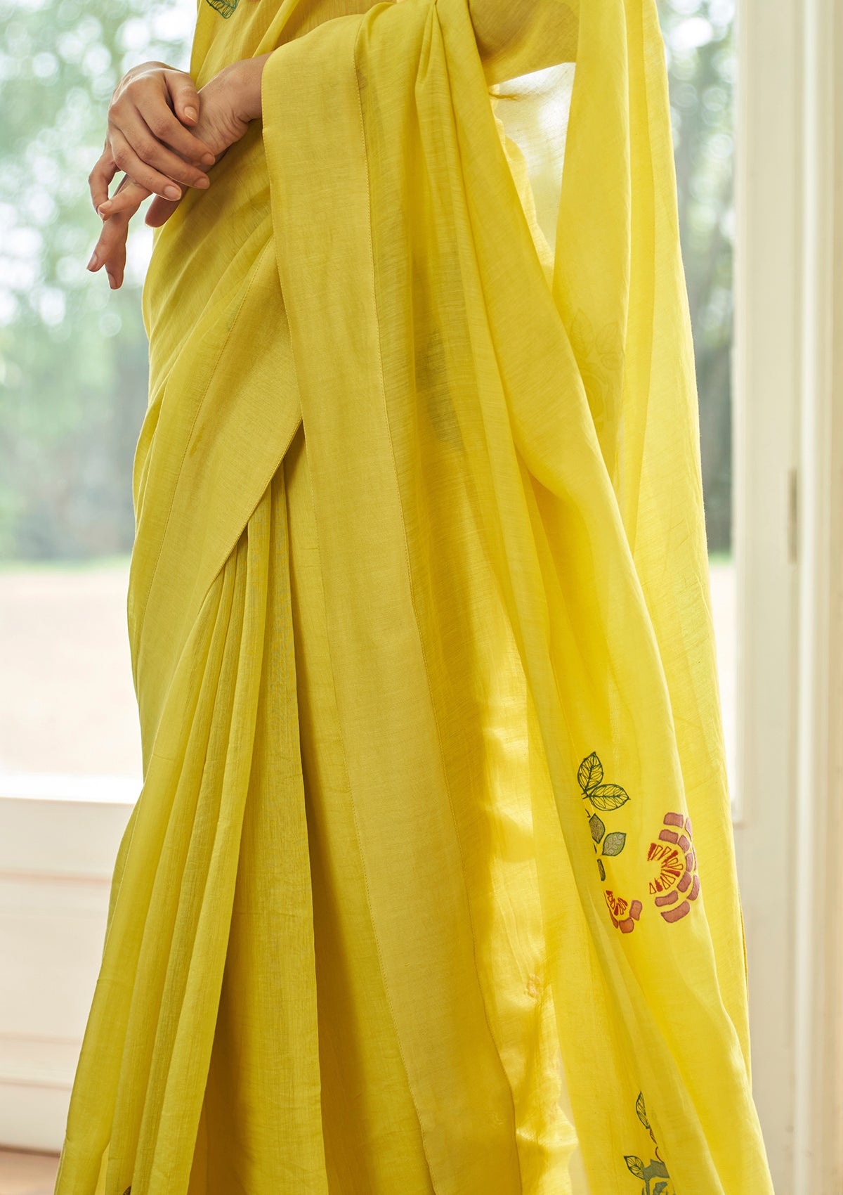 Daffodil Floral Applique Saree