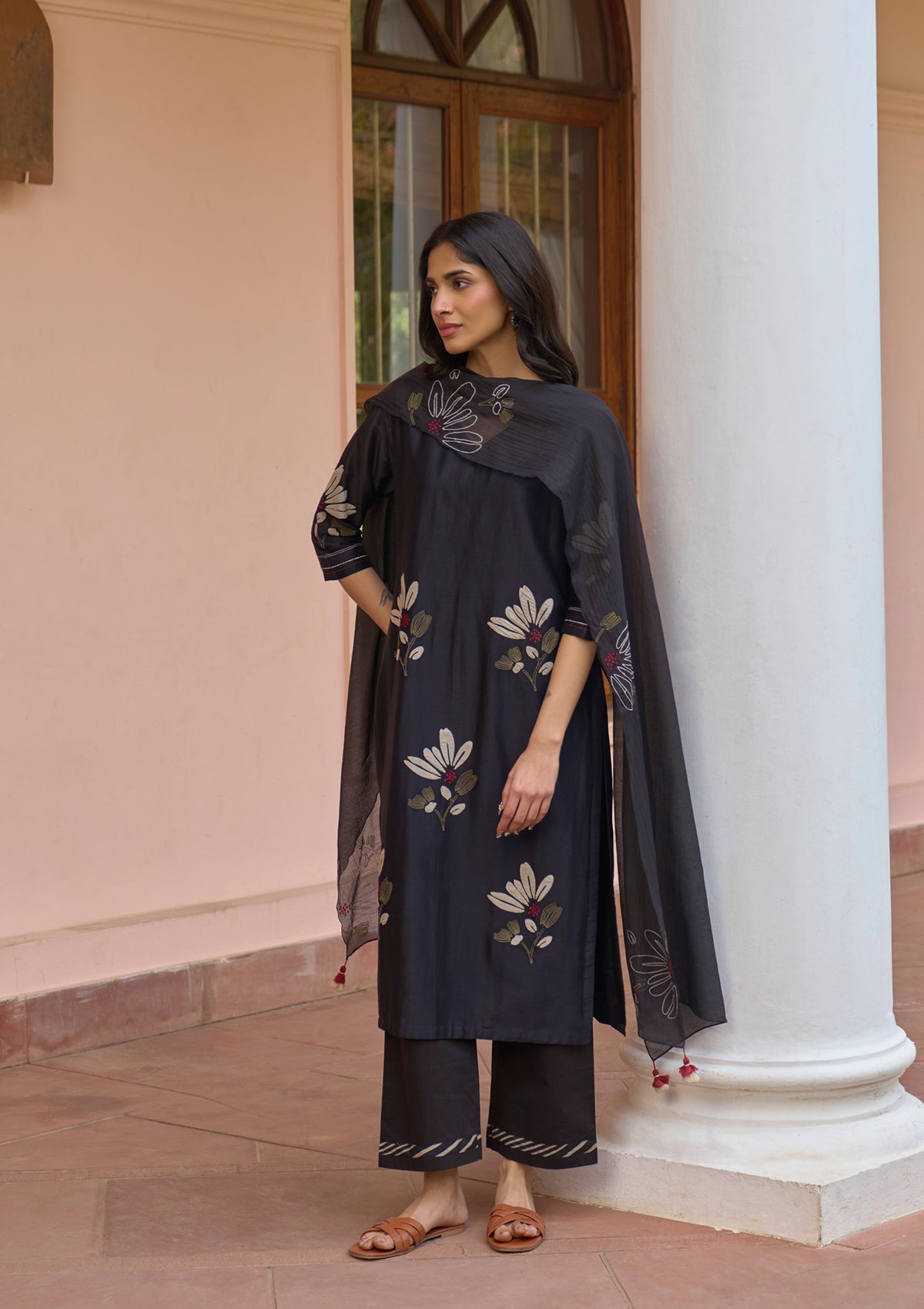 Noir Applique Kurta Set