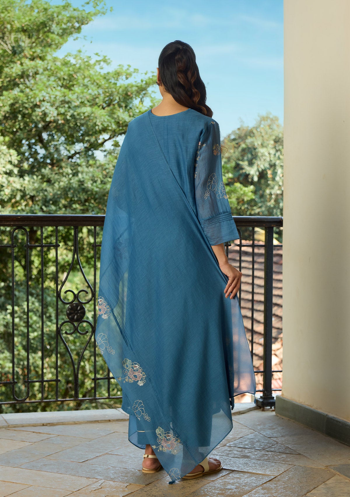 Indigo Thread Embroidered Kurta Set